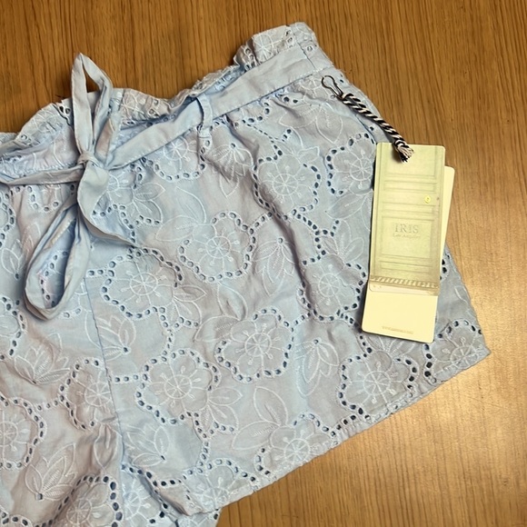 Iris Los Angeles Casablanca Shorts Blue Floral Brand New size large - Picture 2 of 4